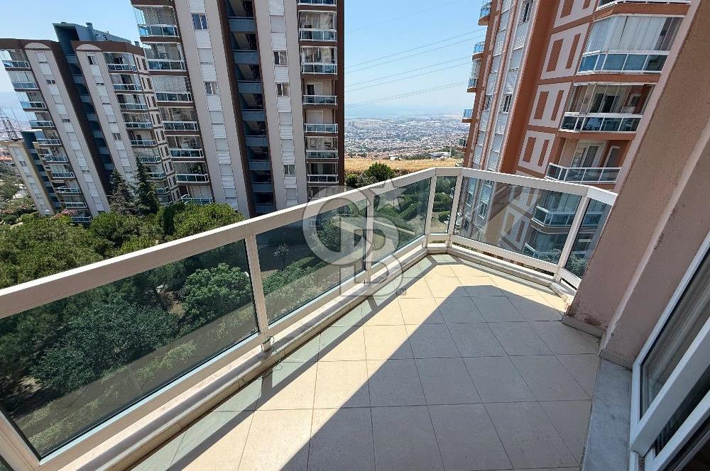 İzmir Karşıyaka Yüksek Vadi Evleri Deniz Manzaralı 3+1 Kiralık