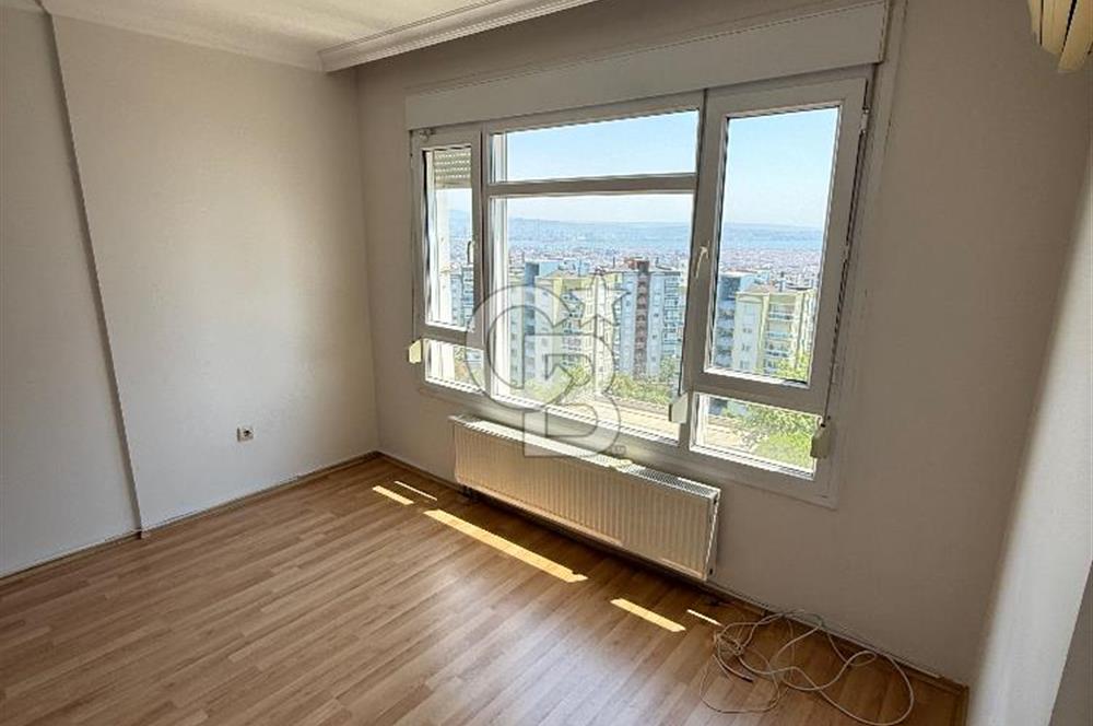 İzmir Karşıyaka Yüksek Vadi Evleri Deniz Manzaralı 3+1 Kiralık