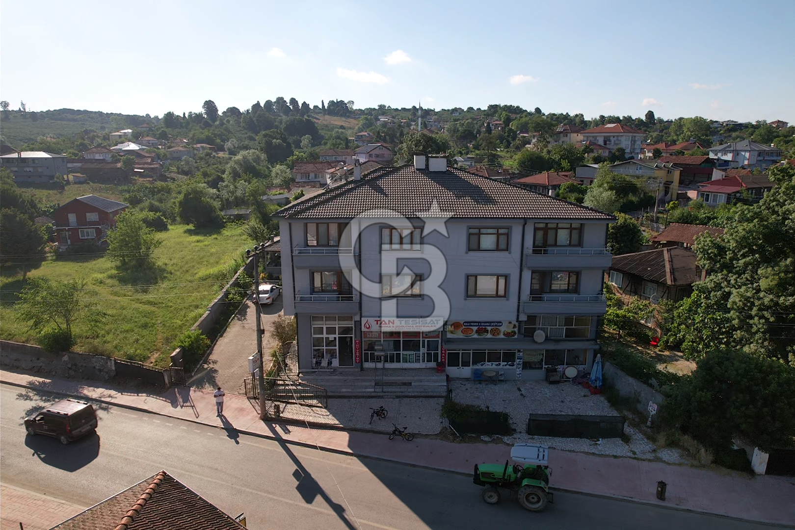 1390M2 Satılık Dükkan + Daire Komple Bina