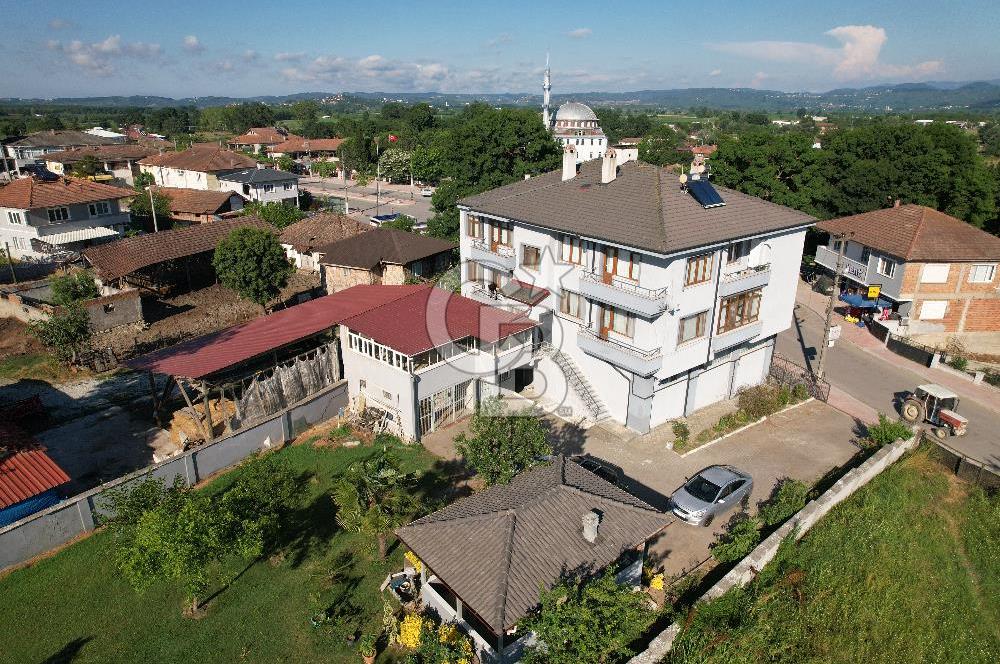 1390M2 Satılık Dükkan + Daire Komple Bina
