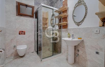 Urla'da 3.110 m² İçinde Eşsiz Taş Malikâne | Konut & Ticari Potansiyel