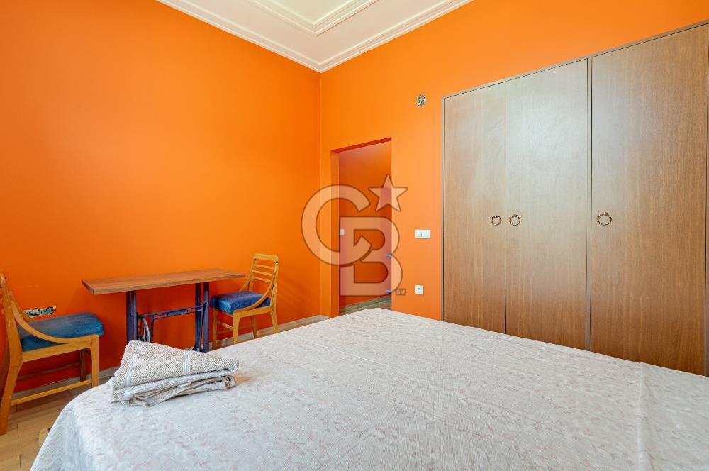 Urla'da 3.110 m² İçinde Eşsiz Taş Malikâne | Konut & Ticari Potansiyel