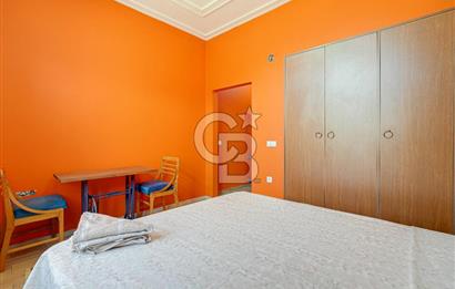 Urla'da 3.110 m² İçinde Eşsiz Taş Malikâne | Konut & Ticari Potansiyel