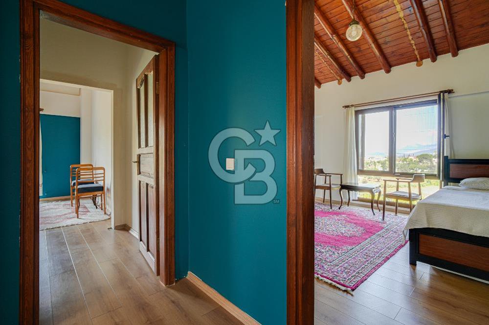 Urla'da 3.110 m² İçinde Eşsiz Taş Malikâne | Konut & Ticari Potansiyel
