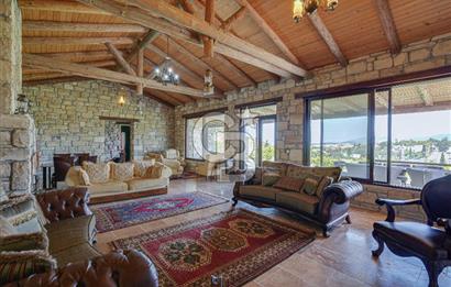 Urla'da 3.110 m² İçinde Eşsiz Taş Malikâne | Konut & Ticari Potansiyel