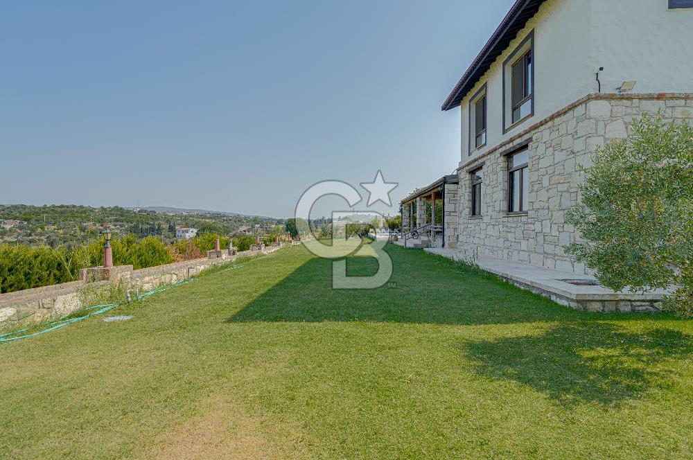 Urla'da 3.110 m² İçinde Eşsiz Taş Malikâne | Konut & Ticari Potansiyel