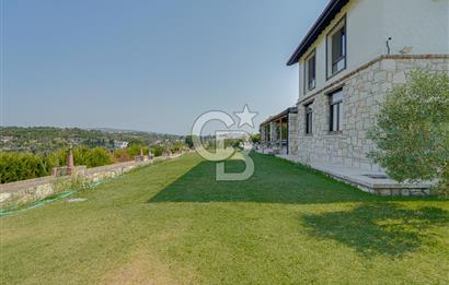 Urla'da 3.110 m² İçinde Eşsiz Taş Malikâne | Konut & Ticari Potansiyel