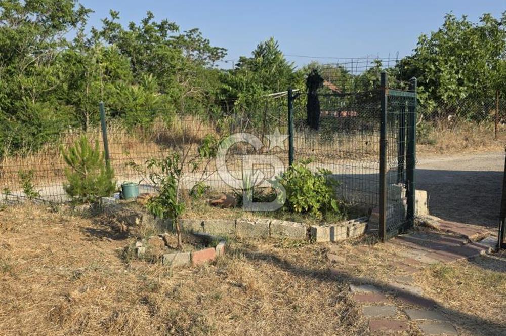 EZİNE KARADAĞ KÖYÜNDE YAPI KAYIT BELGELİ 375 M2 ARSA İÇERİSİNDE SATILIK KÖYEVİ FIRSAT PORTFÖY
