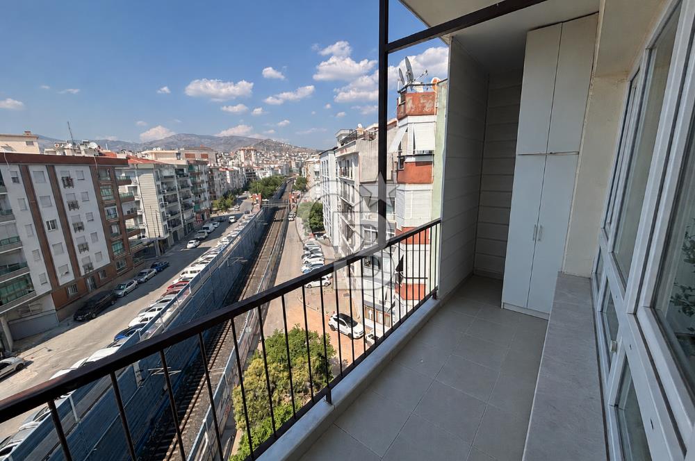 ALAYBEY İZBAN YAKINI 3 CEPHELİ 3+1 SATILIK DAİRE