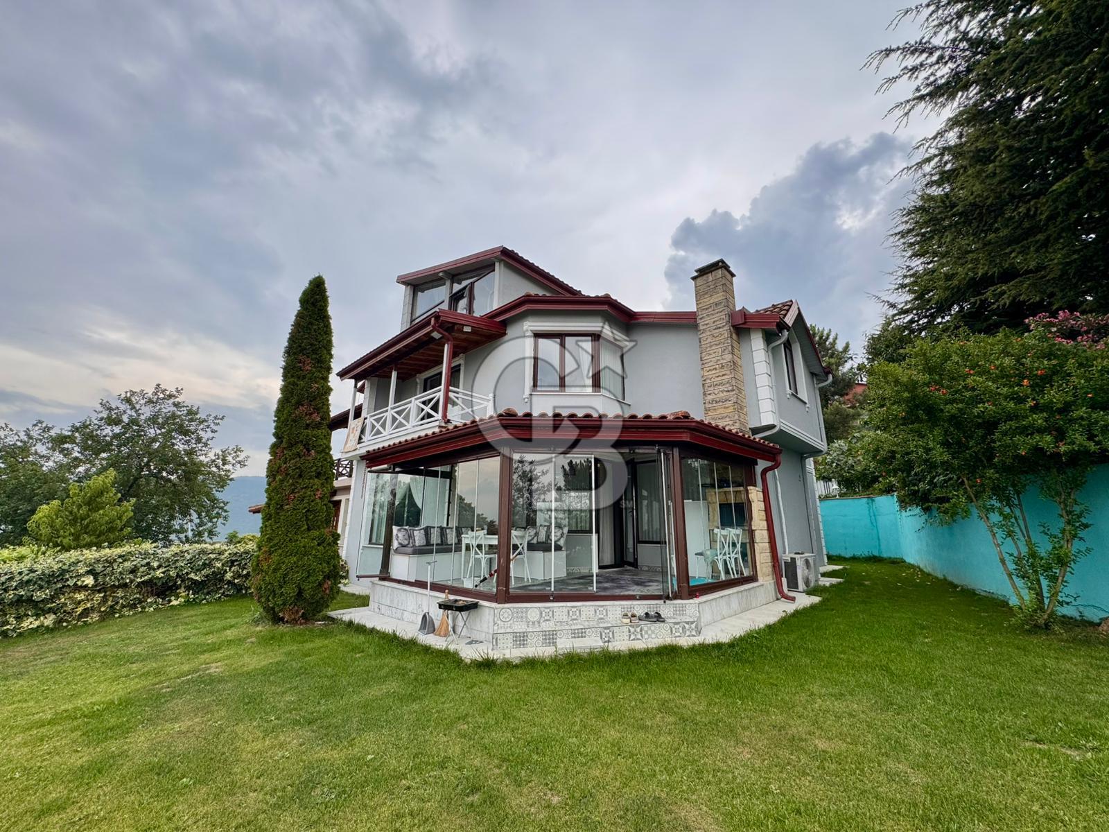 CB ENVOY | Gölcük İhsaniye'de Eşsiz Manzaralı Site İçi 4+1 Villa