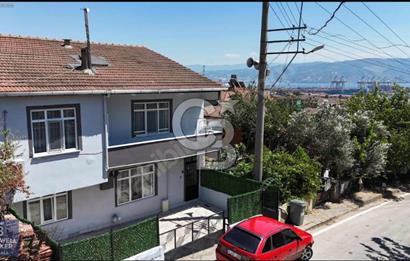 Yarımca'da Komple Satılık Bina 2+1/3+1 2 Satılık Daire