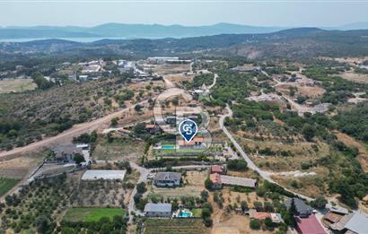 Urla'da 3.110 m² İçinde Eşsiz Taş Malikâne | Konut & Ticari Potansiyel