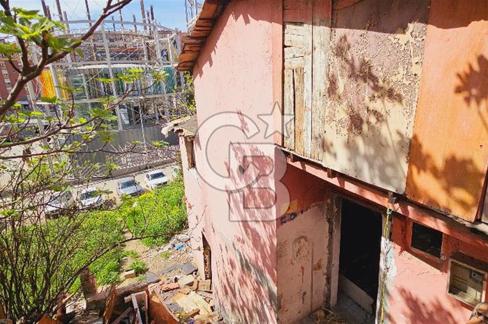 İSTANBUL KADIKÖY HASANPAŞA İKİ YOLA CEPHELİ KONUT İMARLI 140m2 ARSA FIRSATI