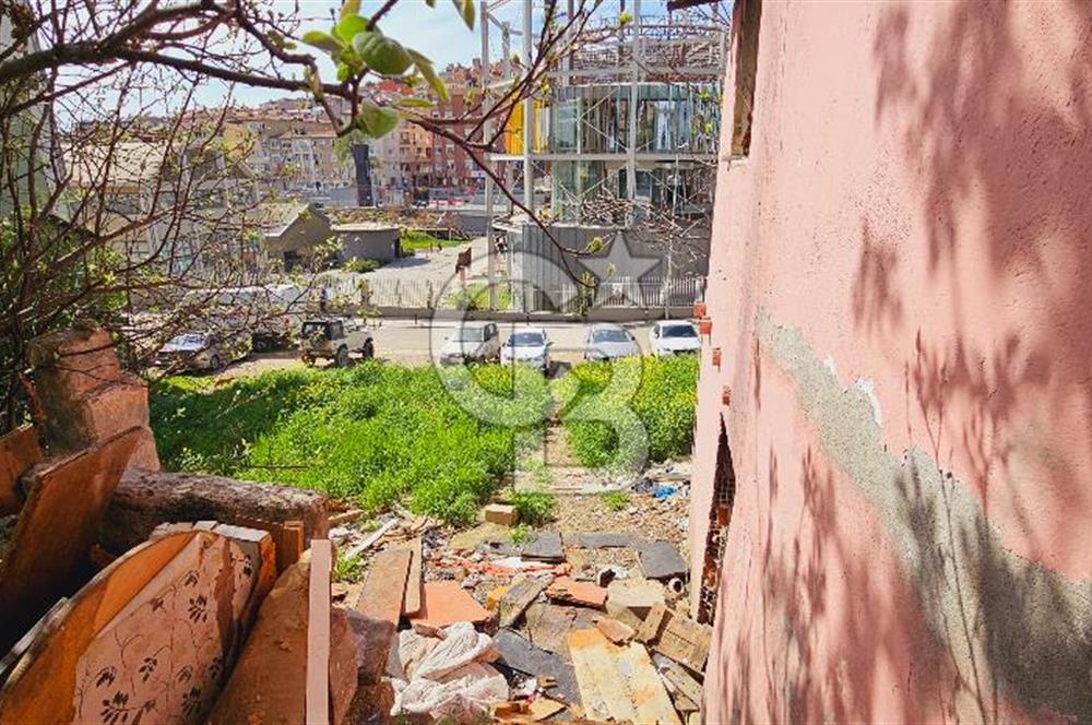 İSTANBUL KADIKÖY HASANPAŞA İKİ YOLA CEPHELİ KONUT İMARLI 140m2 ARSA FIRSATI