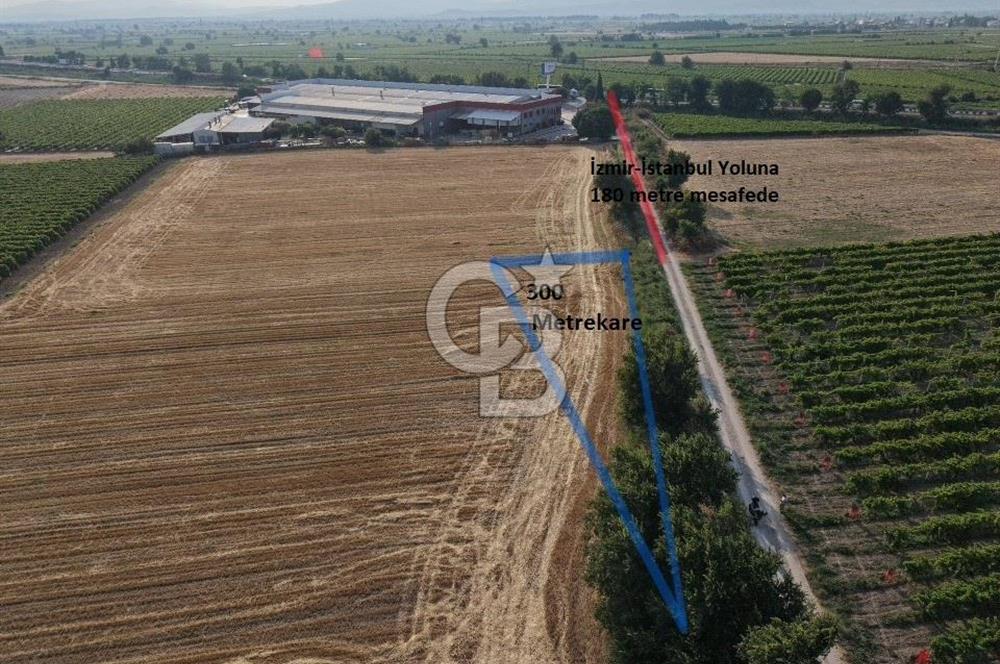 İstanbul-İzmir Yoluna 180 Metre, Yatırımlık 300 Metrekare Tarla
