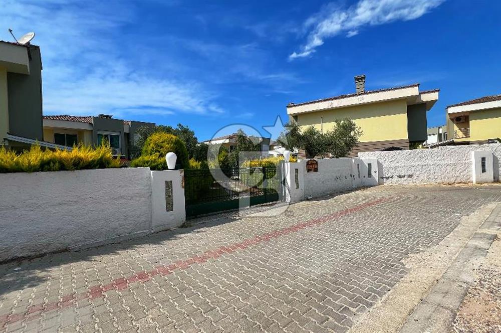     Çeşme Ayayorgi’de Havuzlu Bahçeli Kiralık Villa
