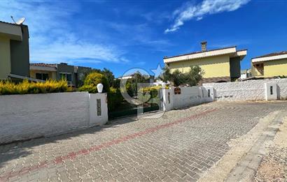     Çeşme Ayayorgi’de Havuzlu Bahçeli Kiralık Villa