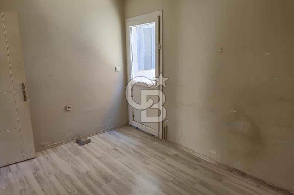 Seferihisar Merkezde Pazara ve Çarşıya Yürüme Mesafesinde 12m² Bahçe Teraslı,
