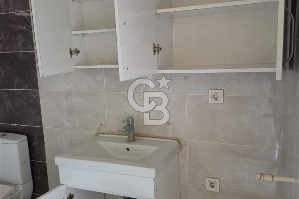 Seferihisar Merkezde Pazara ve Çarşıya Yürüme Mesafesinde 12m² Bahçe Teraslı,