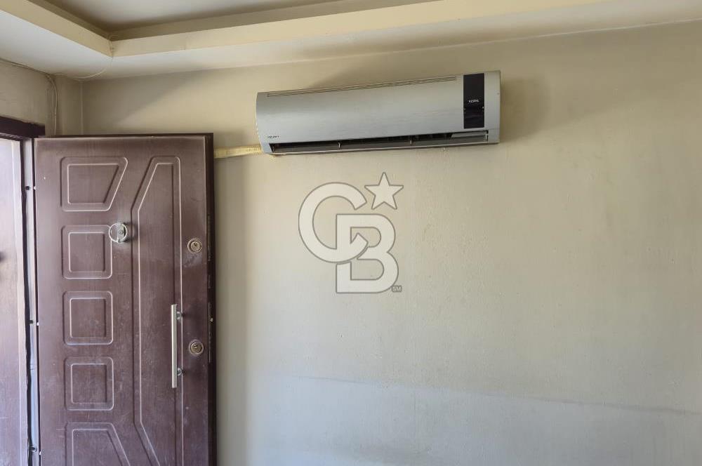 Seferihisar Merkezde Pazara ve Çarşıya Yürüme Mesafesinde 12m² Bahçe Teraslı,