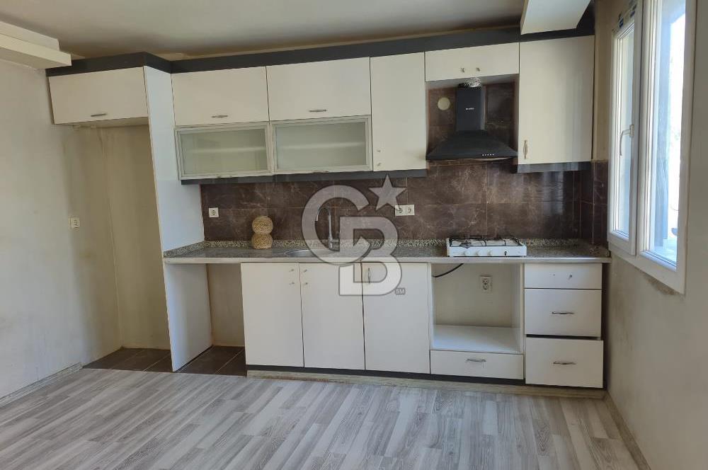 Seferihisar Merkezde Pazara ve Çarşıya Yürüme Mesafesinde 12m² Bahçe Teraslı,