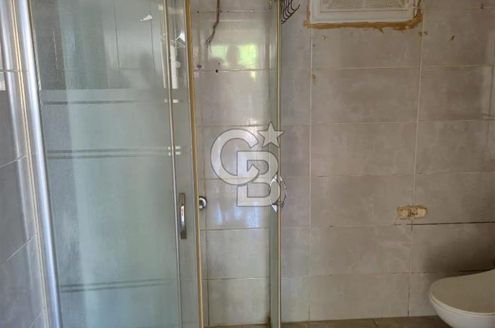 Seferihisar Merkezde Pazara ve Çarşıya Yürüme Mesafesinde 12m² Bahçe Teraslı,