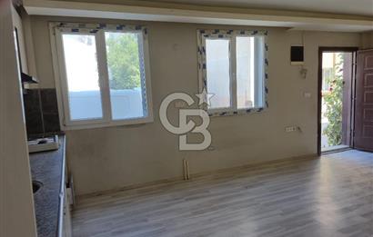 Seferihisar Merkezde Pazara ve Çarşıya Yürüme Mesafesinde 12m² Bahçe Teraslı,