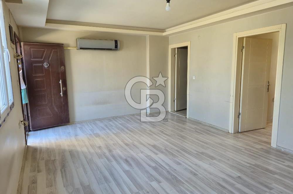 Seferihisar Merkezde Pazara ve Çarşıya Yürüme Mesafesinde 12m² Bahçe Teraslı,