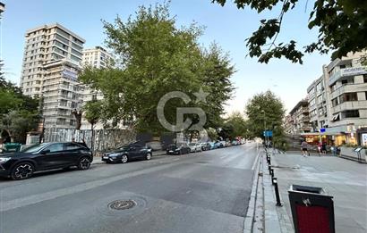 Bağdat Caddesi'nde Komple Kiralık Sıfır Prestijli Bina