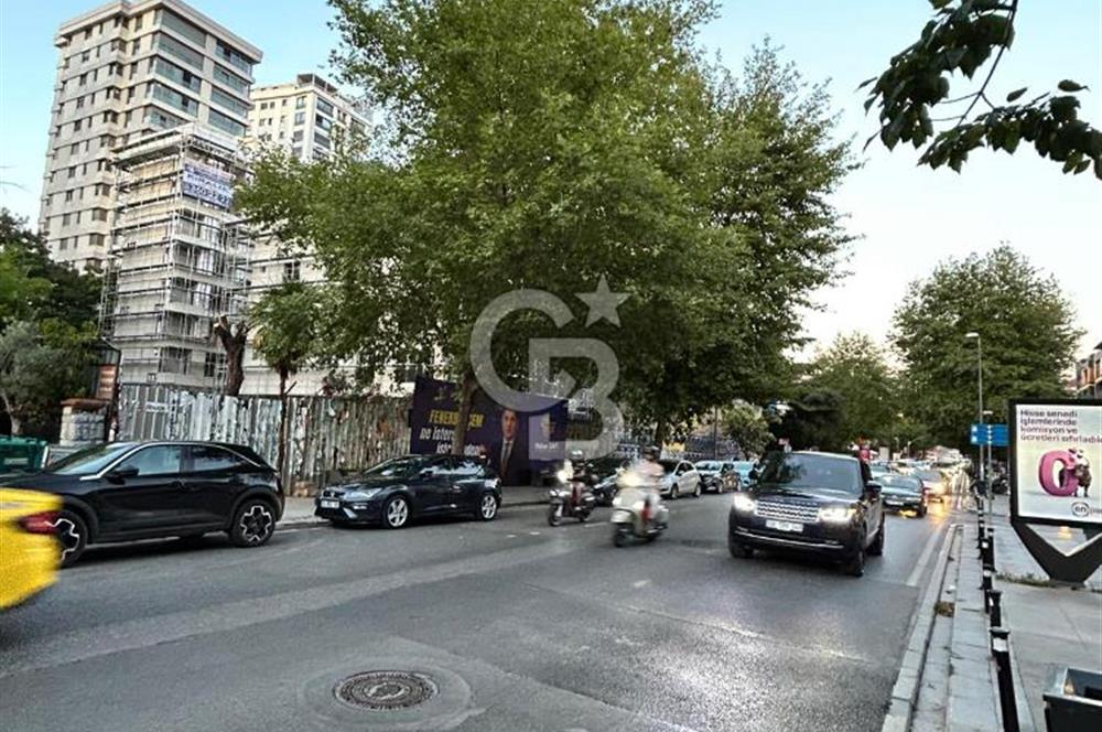 Bağdat Caddesi'nde Komple Kiralık Sıfır Prestijli Bina