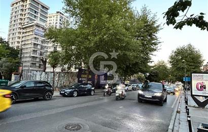 Bağdat Caddesi'nde Komple Kiralık Sıfır Prestijli Bina