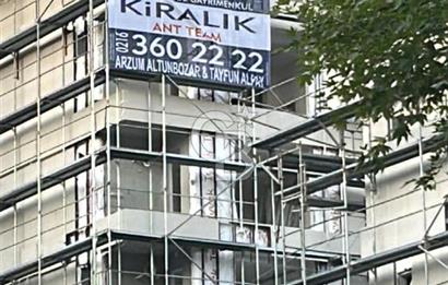 Bağdat Caddesi'nde Komple Kiralık Sıfır Prestijli Bina