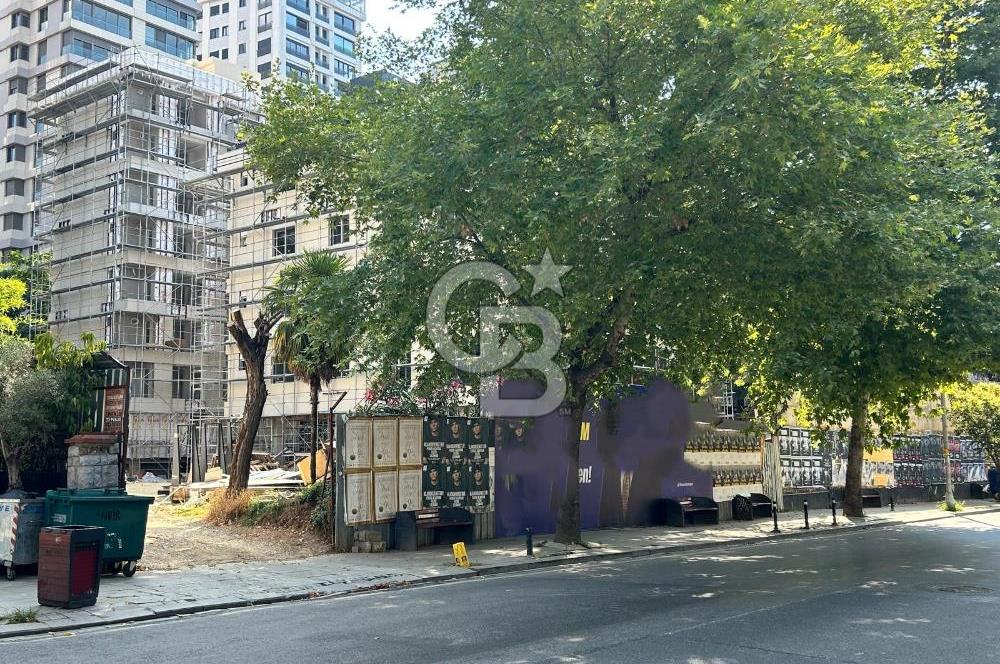 Bağdat Caddesi'nde Komple Kiralık Sıfır Prestijli Bina