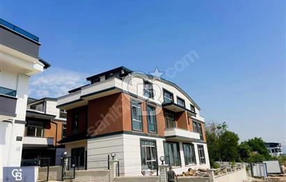BAŞİSKLE YENİKÖYDE ÜNİVERSİTEYE YAKIN 2 EBEVEYN BANYOLU 5+1 VİLL