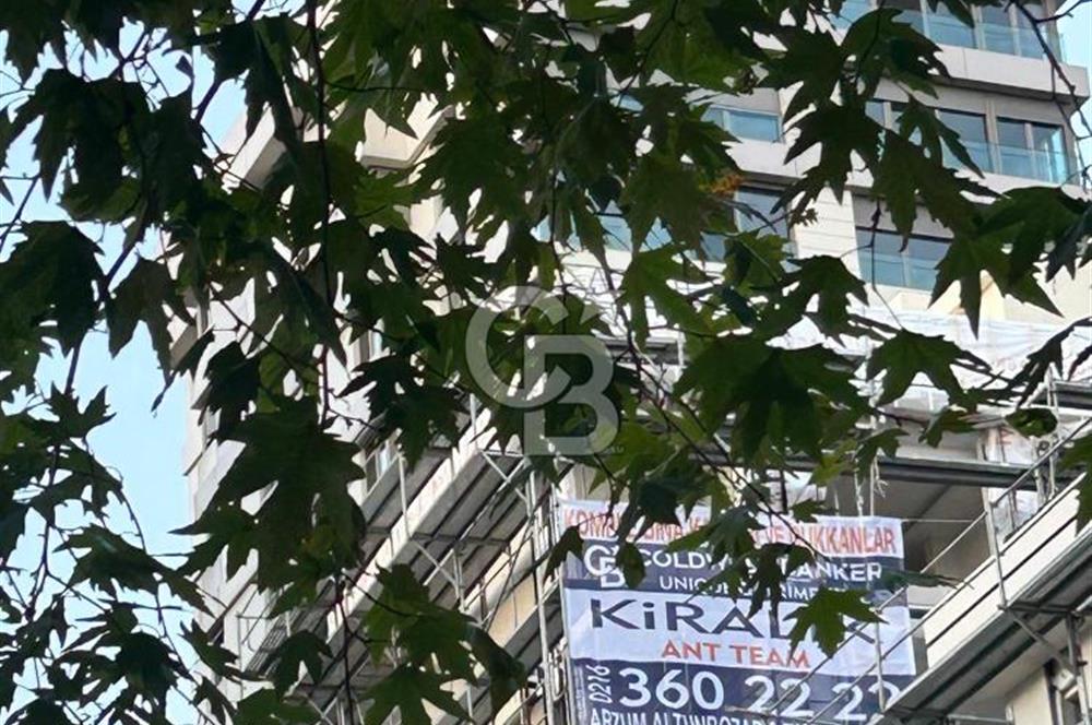 Bağdat Caddesi'nde Komple Kiralık Sıfır Prestijli Bina