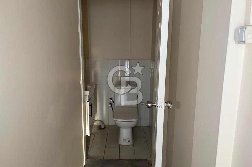 Etimesgut Merkez Çarşıda Cadde Üzeri 56 m2'lik Kiralık Dükkan