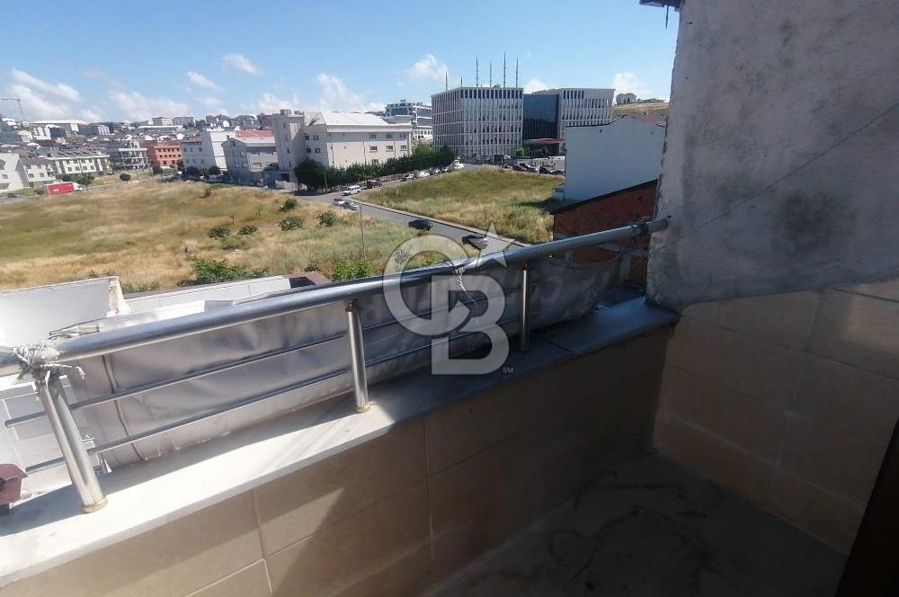 ARNAVUTKÖY KARLIBAYIR DA BELEDİYE KARŞISI KİRALIK DUBLEKS DAİRE