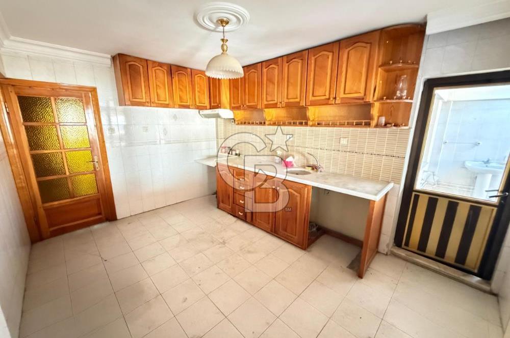 Nazilli Cumhuriyet Mah. Cadde Üzeri Satılık 3+1 / 250 M² Daire