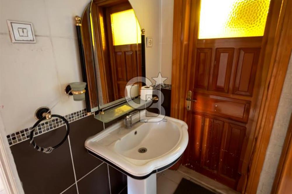 Nazilli Cumhuriyet Mah. Cadde Üzeri Satılık 3+1 / 250 M² Daire