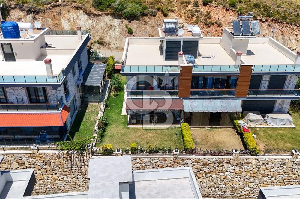 FOÇA BURUNUCUNDA DENİZ MANZARALI TERASLI ŞÖMİNELİ 3+1 LÜKS VİLLA