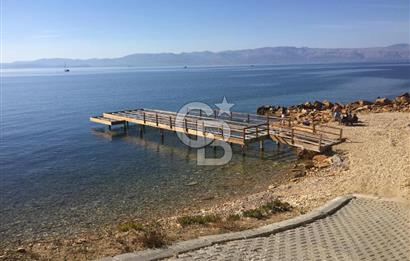 Çeşme Su Sitesi'nde Eşyalı Kiralık 3+1 Müstakil Villa