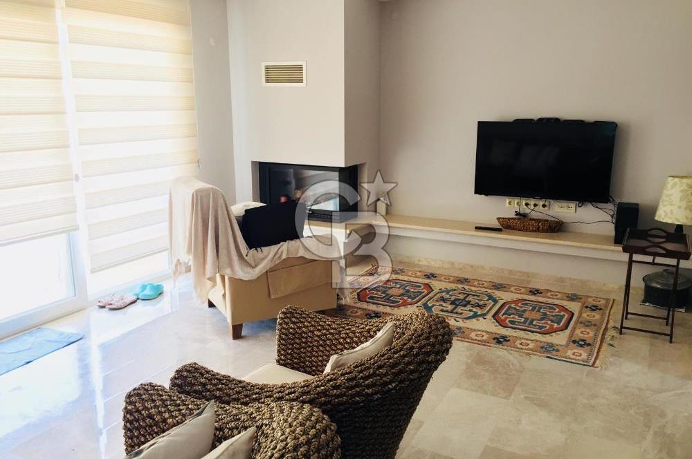 Çeşme Su Sitesi'nde Eşyalı Kiralık 3+1 Müstakil Villa