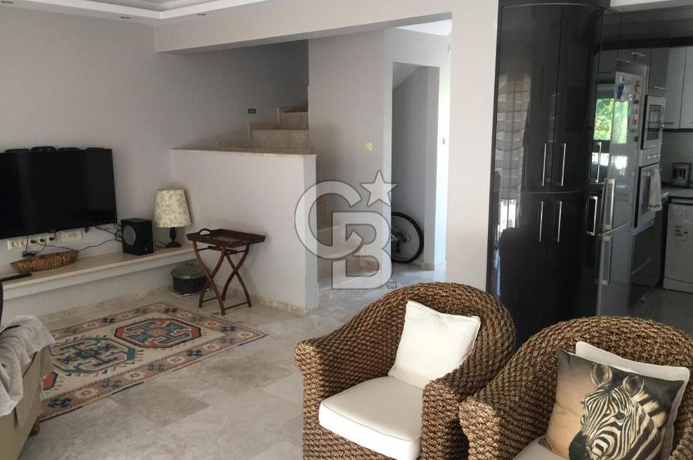 Çeşme Su Sitesi'nde Eşyalı Kiralık 3+1 Müstakil Villa