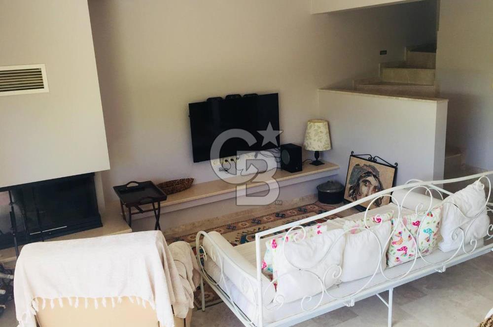 Çeşme Su Sitesi'nde Eşyalı Kiralık 3+1 Müstakil Villa