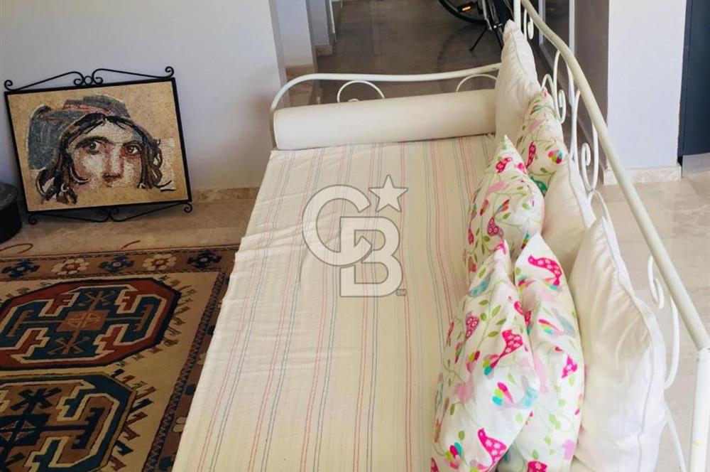 Çeşme Su Sitesi'nde Eşyalı Kiralık 3+1 Müstakil Villa