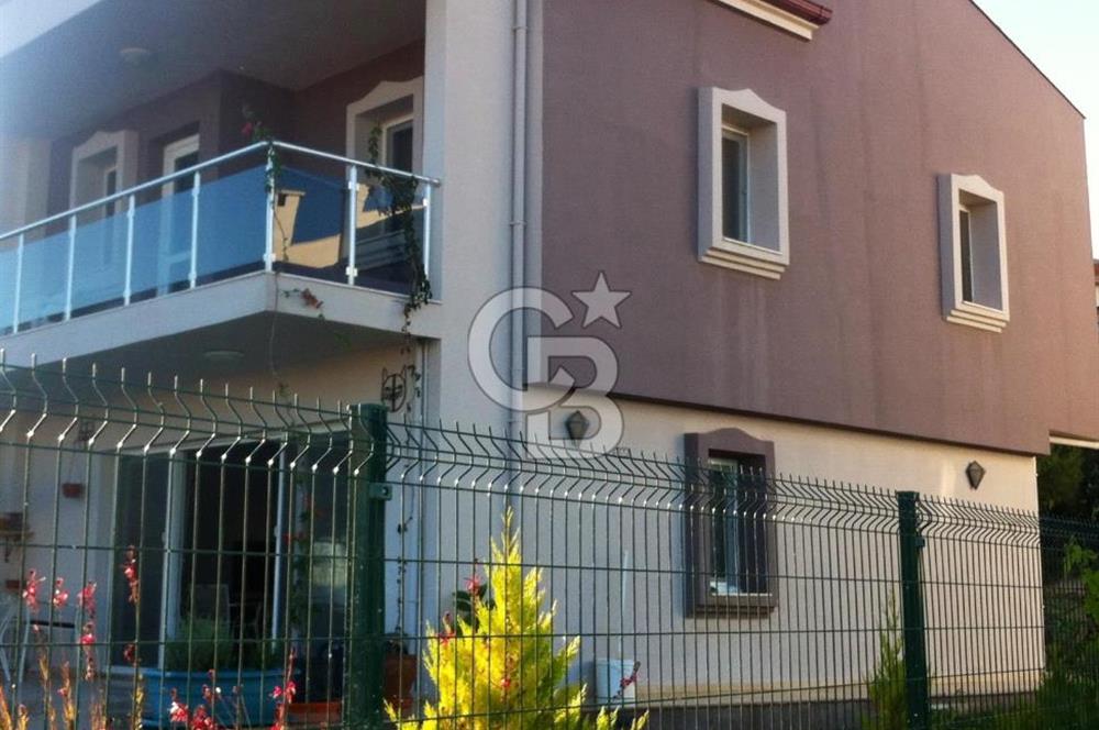 Çeşme Su Sitesi'nde Eşyalı Kiralık 3+1 Müstakil Villa