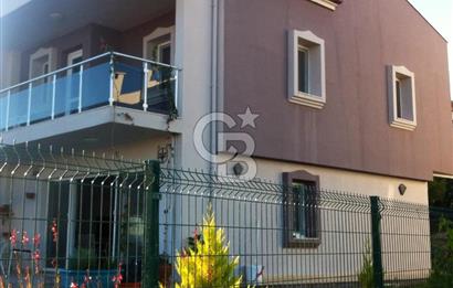Çeşme Su Sitesi'nde Eşyalı Kiralık 3+1 Müstakil Villa