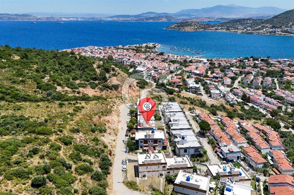 FOÇA BURUNUCUNDA DENİZ MANZARALI TERASLI ŞÖMİNELİ 3+1 LÜKS VİLLA