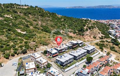 FOÇA BURUNUCUNDA DENİZ MANZARALI TERASLI ŞÖMİNELİ 3+1 LÜKS VİLLA