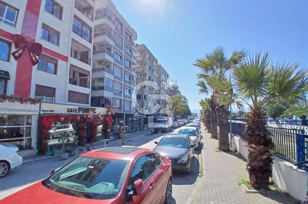 Bostanlı Tramvay Durağı Karşısında Kiralık Ofis